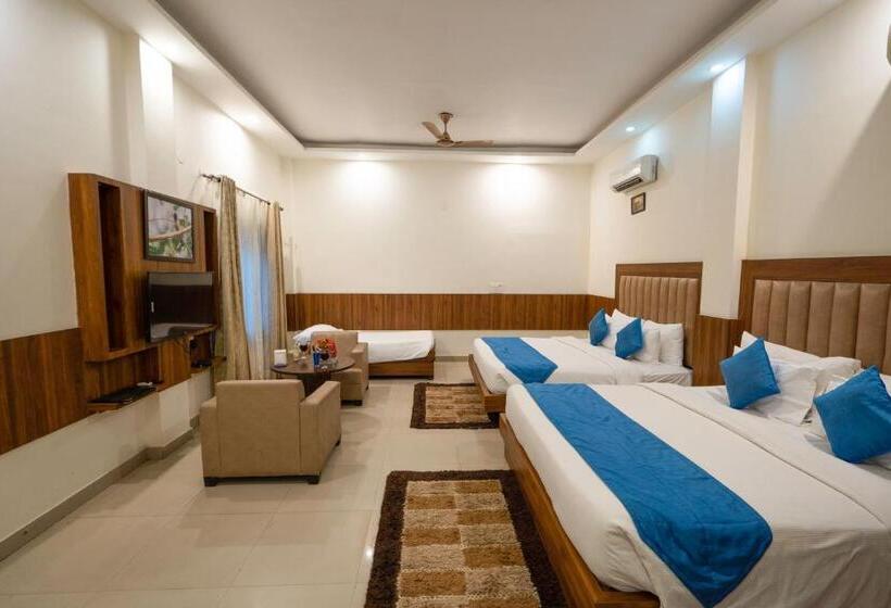Семейный Номер Вид на Сад, Winsome Resort & Spa Corbett