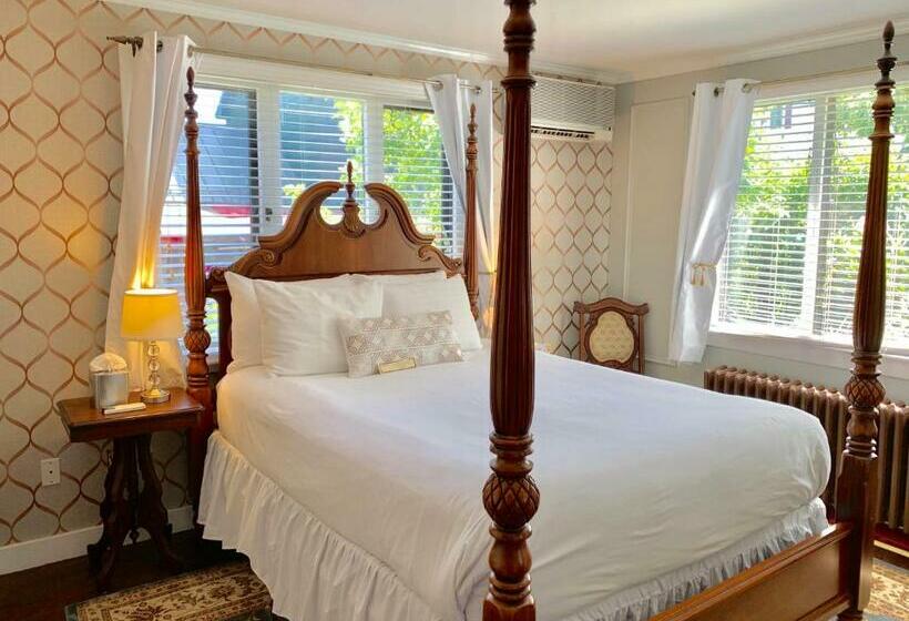 Номер Стандарт, Ivy Manor Inn Village Center