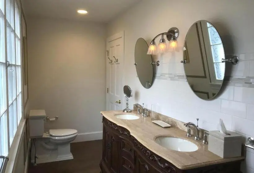 Standard-huone King-vuode, Ivy Manor Inn Village Center