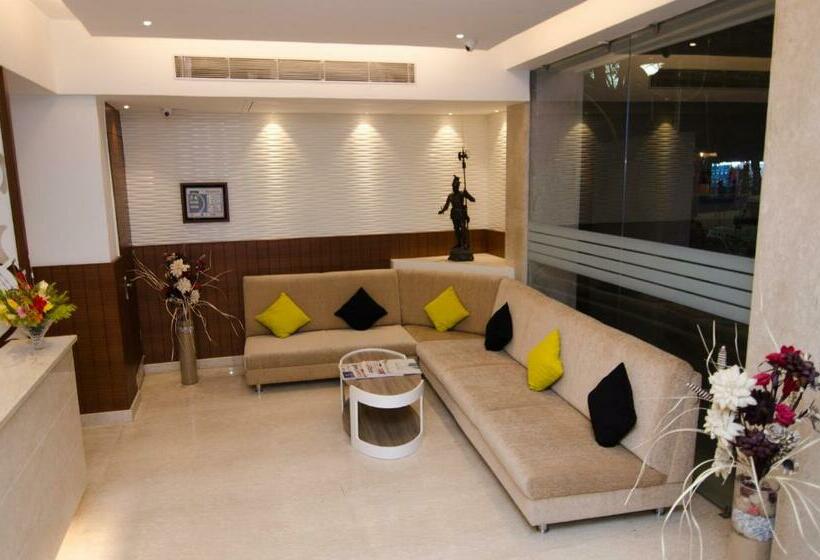 デラックスルーム, Aura