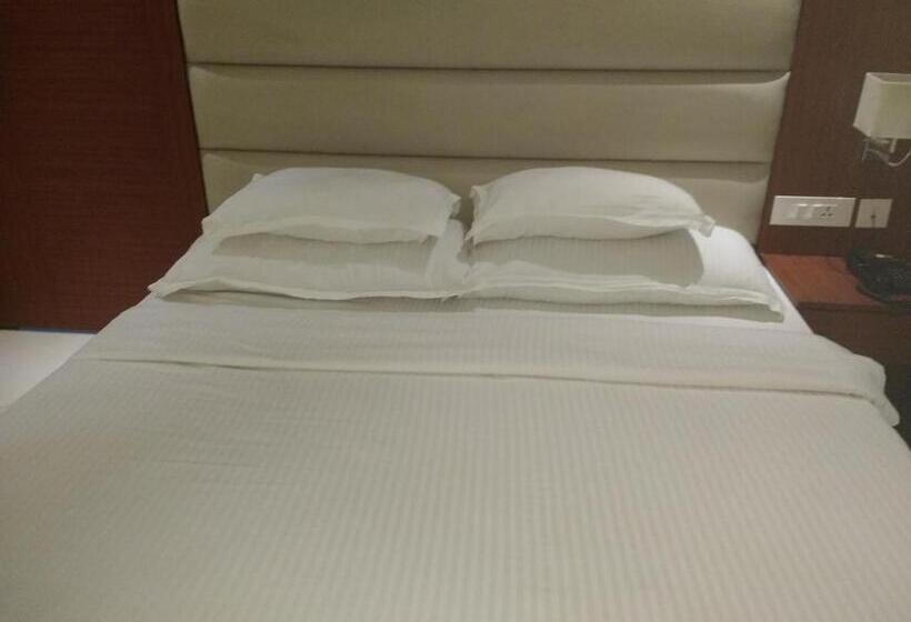 スタンダードスタジオ, Aura