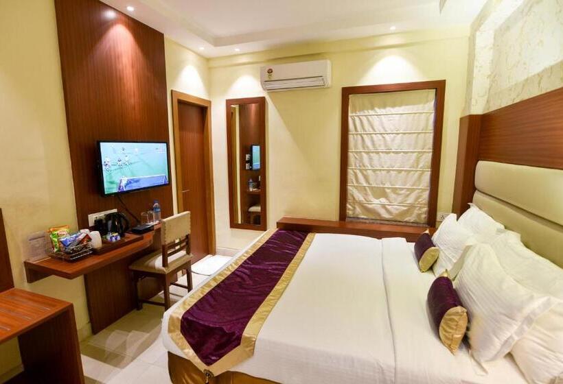 スタンダードスタジオ, Aura