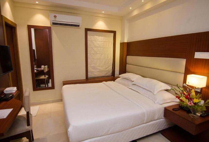 スタンダードスタジオ, Aura