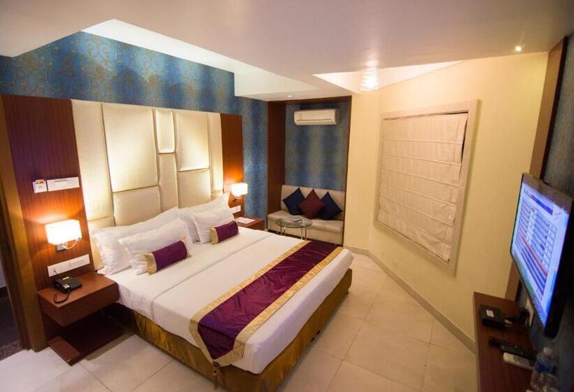 ファミリールーム, Aura