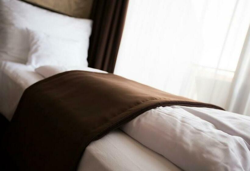 Номер Стандарт, Pole Position Beach