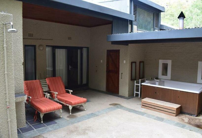 דירת חדר, The Baths Natural Hot Springs