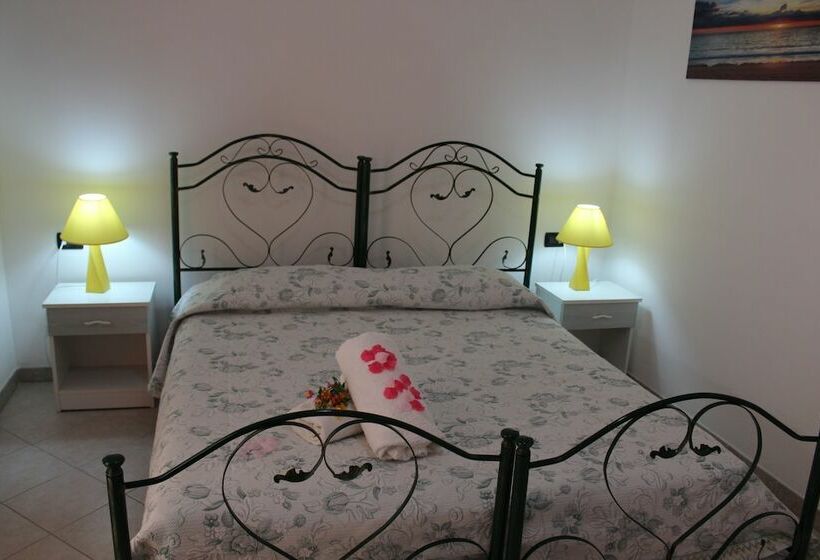 Triple Room Sea View, Amoru Bed & Breakfast
