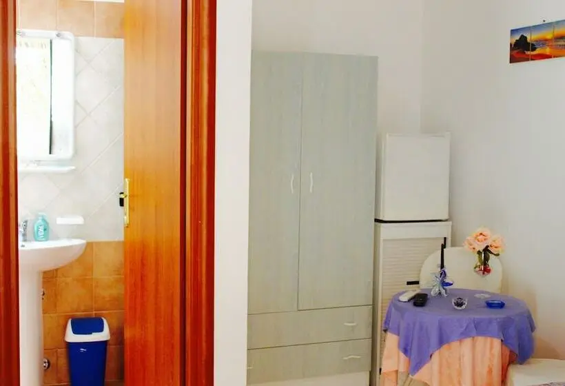 Triple Room Sea View, Amoru Bed & Breakfast