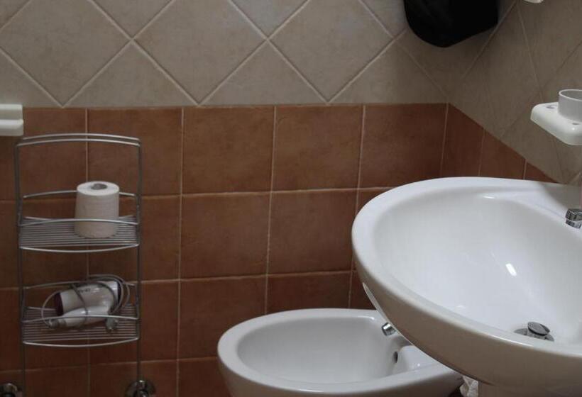 Triple Room Sea View, Amoru Bed & Breakfast