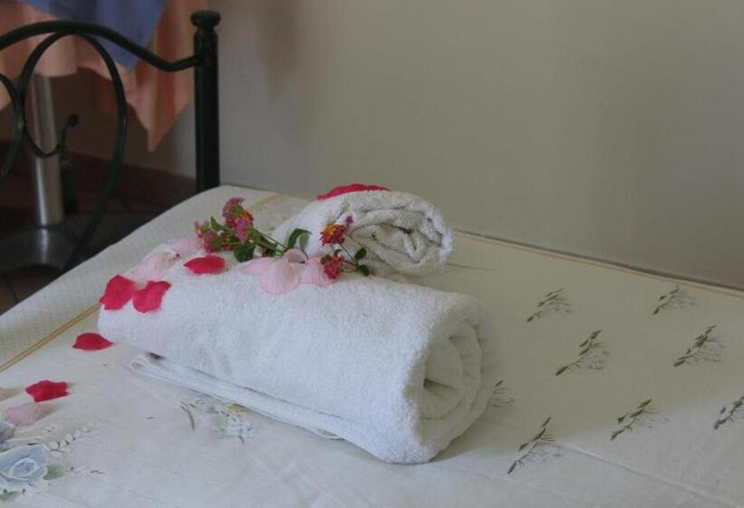 Triple Room Sea View, Amoru Bed & Breakfast