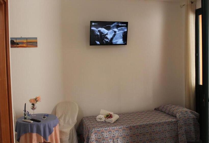 غرفة قياسية ثلاثية, Amoru Bed & Breakfast