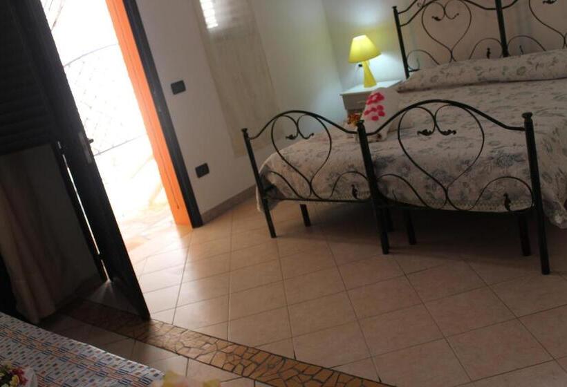 غرفة قياسية ثلاثية, Amoru Bed & Breakfast