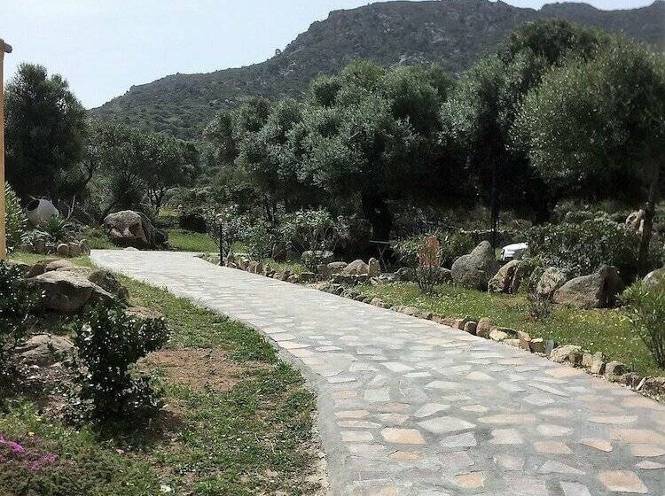 Номер Стандарт Вид на Сад, B&b Su Donnigheddu