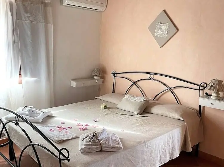 Standard Kolmen Hengen Huone Puutarhanäkymä, B&b Su Donnigheddu