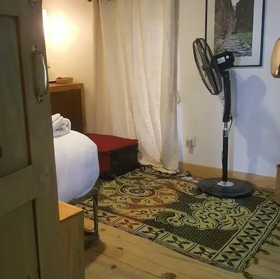 اتاق استاندارد یک نفره, Boutique Heritage Home