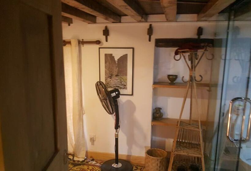 اتاق استاندارد یک نفره, Boutique Heritage Home
