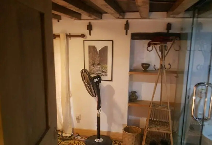 اتاق استاندارد یک نفره, Boutique Heritage Home