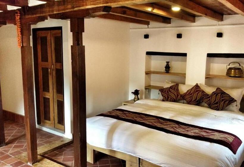 اتاق لوکس با تخت بزرگ, Boutique Heritage Home