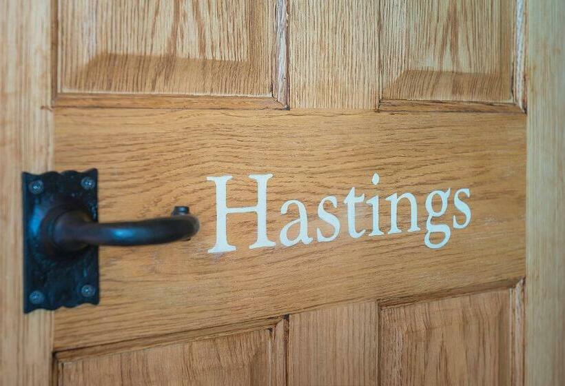 اتاق استاندارد, The Standard Inn