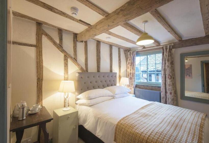 اتاق اکونومی, The Standard Inn