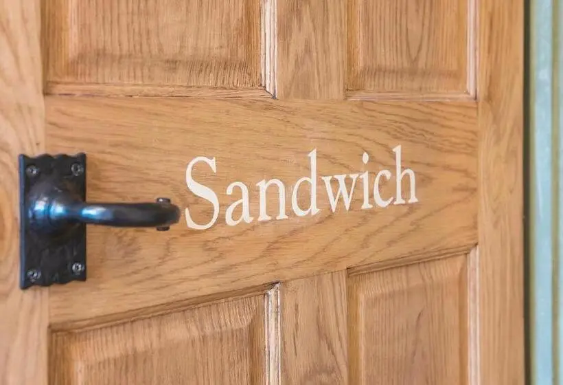 エコノミールーム, The Standard Inn