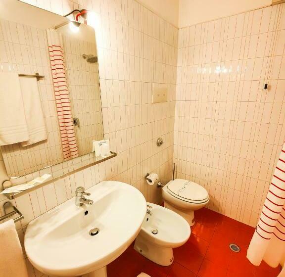 스탠다드 룸, Albergo B&b Tenesi