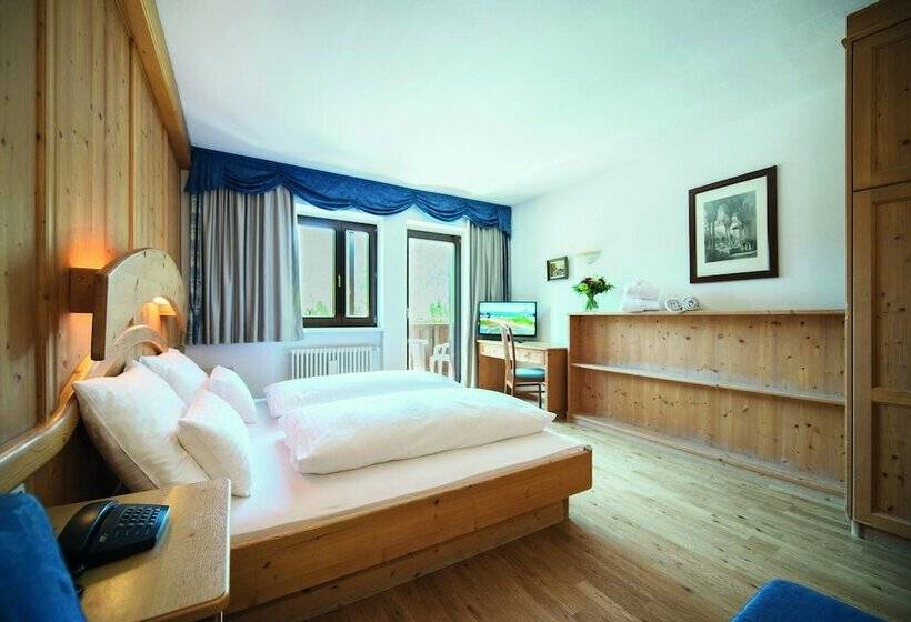 غرفة قياسية مطلة على الجبل, Condor