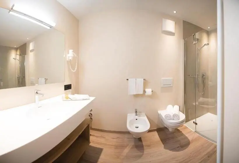 Premium-huone, Condor