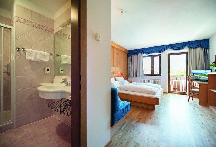 غرفة قياسية مطلة على الجبل, Condor