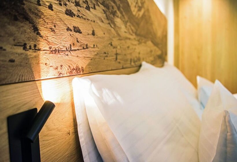 غرفة سوبيريور رباعية, Condor