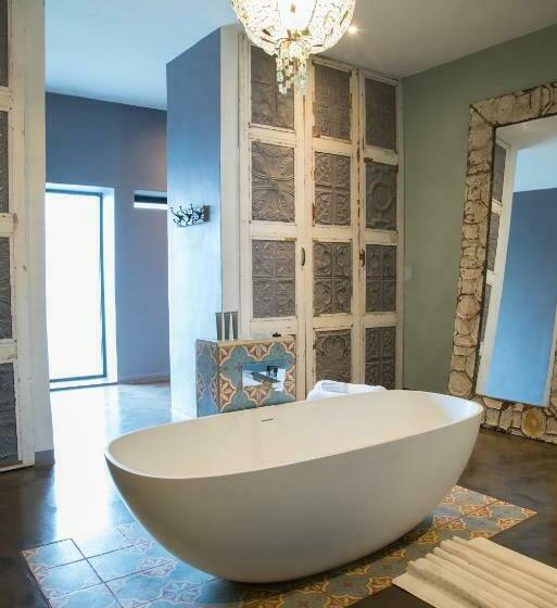 اتاق استاندارد با چشمانداز باغ, Latitude 13 Degrees