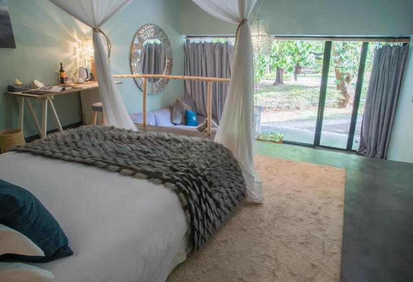 اتاق استاندارد با چشمانداز باغ, Latitude 13 Degrees