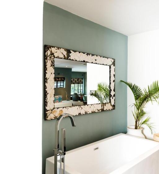 اتاق سوپریور, Latitude 13 Degrees