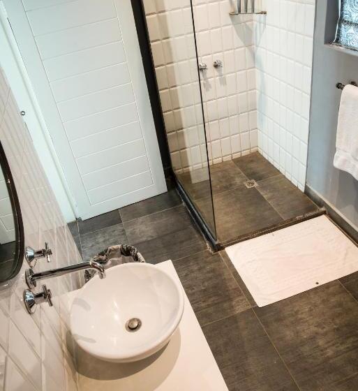 سوییت جونیور با بالکن, Latitude 13 Degrees