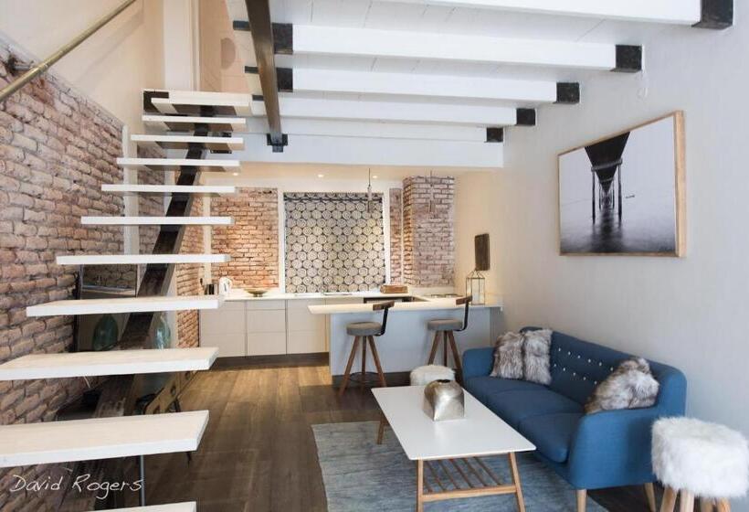 سوییت جونیور با بالکن, Latitude 13 Degrees