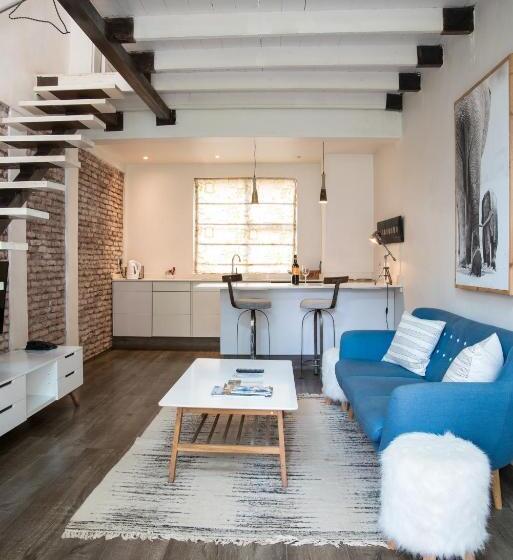 سوییت جونیور با بالکن, Latitude 13 Degrees