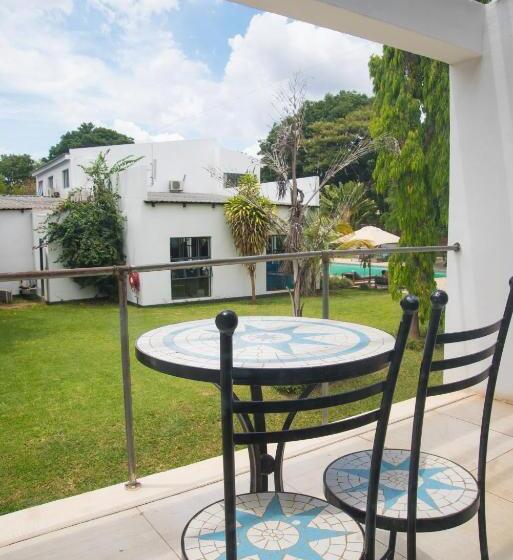 سوییت جونیور با بالکن, Latitude 13 Degrees