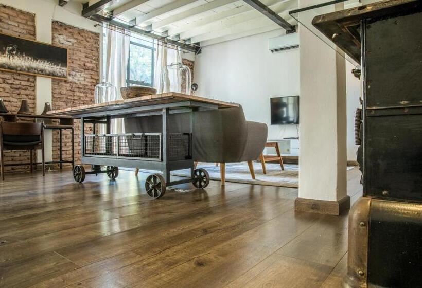 سوئیت 2 خوابه, Latitude 13 Degrees