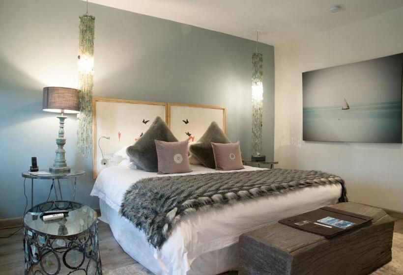 اتاق استاندارد, Latitude 13 Degrees