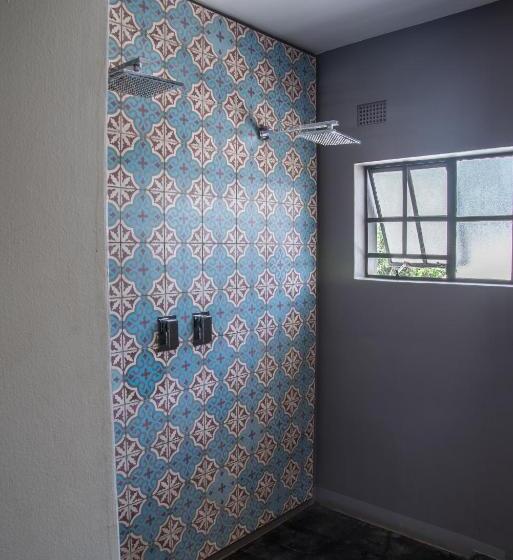 اتاق سوپریور, Latitude 13 Degrees