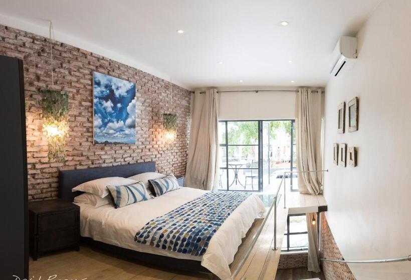 سوییت جونیور با بالکن, Latitude 13 Degrees