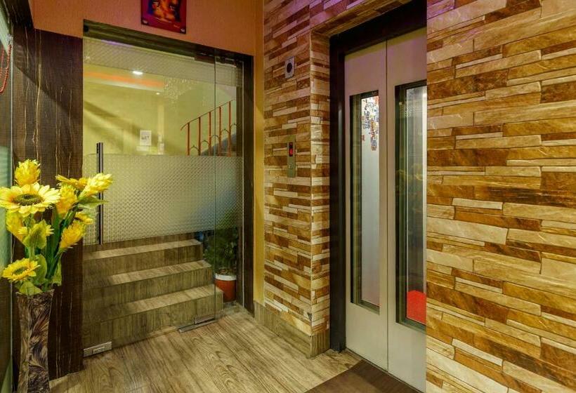 חדר אקונומי, The Silverline