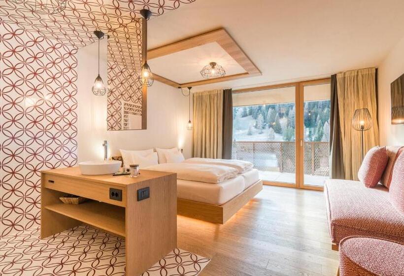 带阳台的高级房间, Tofana