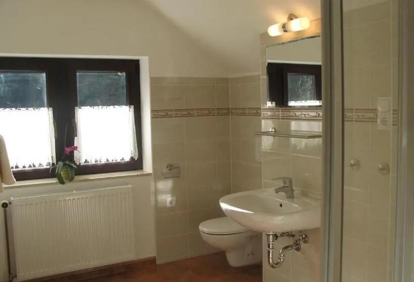 Standard-huone, Waldhäusel