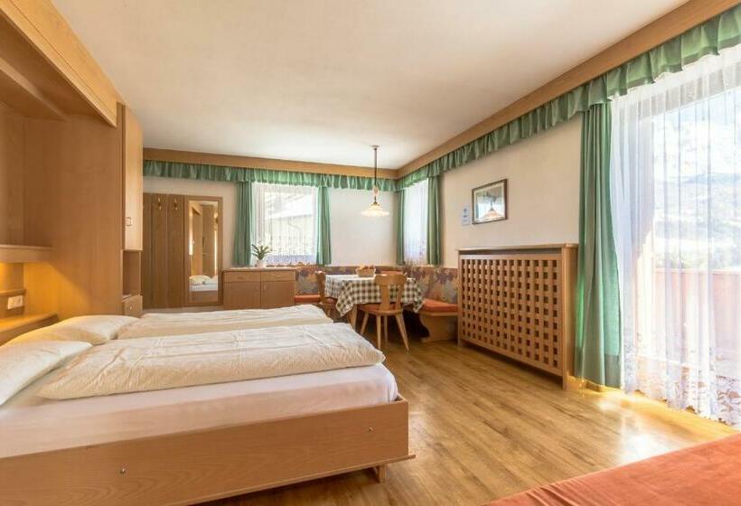 شقة غرفة واحدة ذات إطلالة, Tlisüra