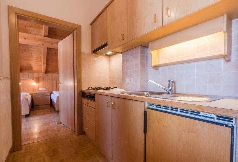 شقة غرفة واحدة ذات إطلالة, Tlisüra