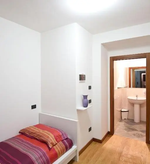 Yhden Hengen Huone Puutarhanäkymä, La Casa Di Linda