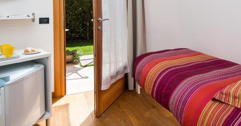 غرفة فردية  مطلة على الحديقة, La Casa Di Linda
