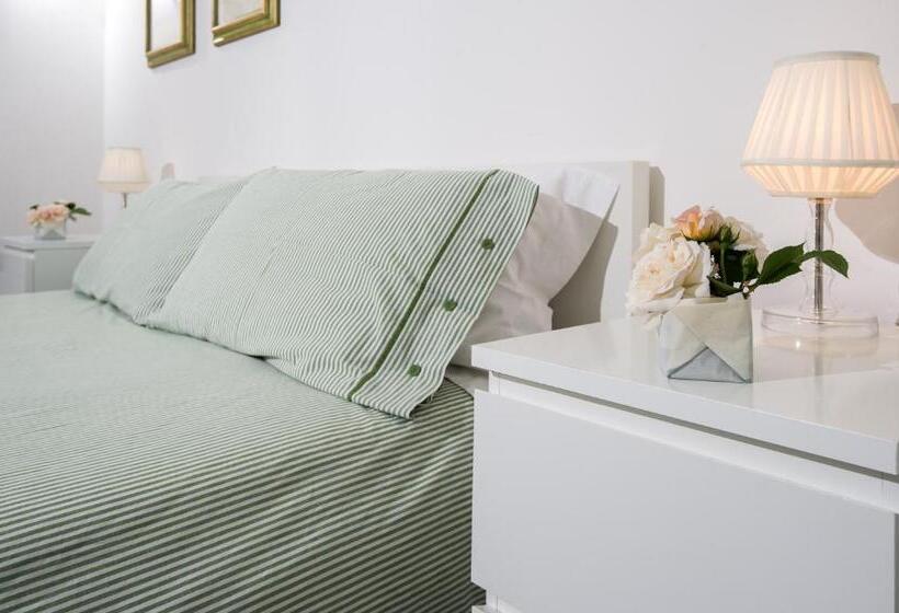 غرفة قياسية رباعية مطلة على الحديقة, La Casa Di Linda