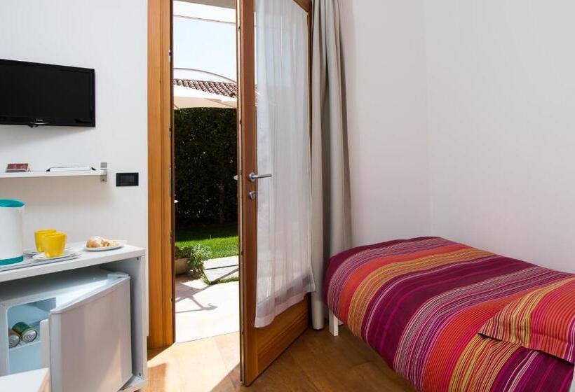 חדר יחיד נוף לגינה, La Casa Di Linda